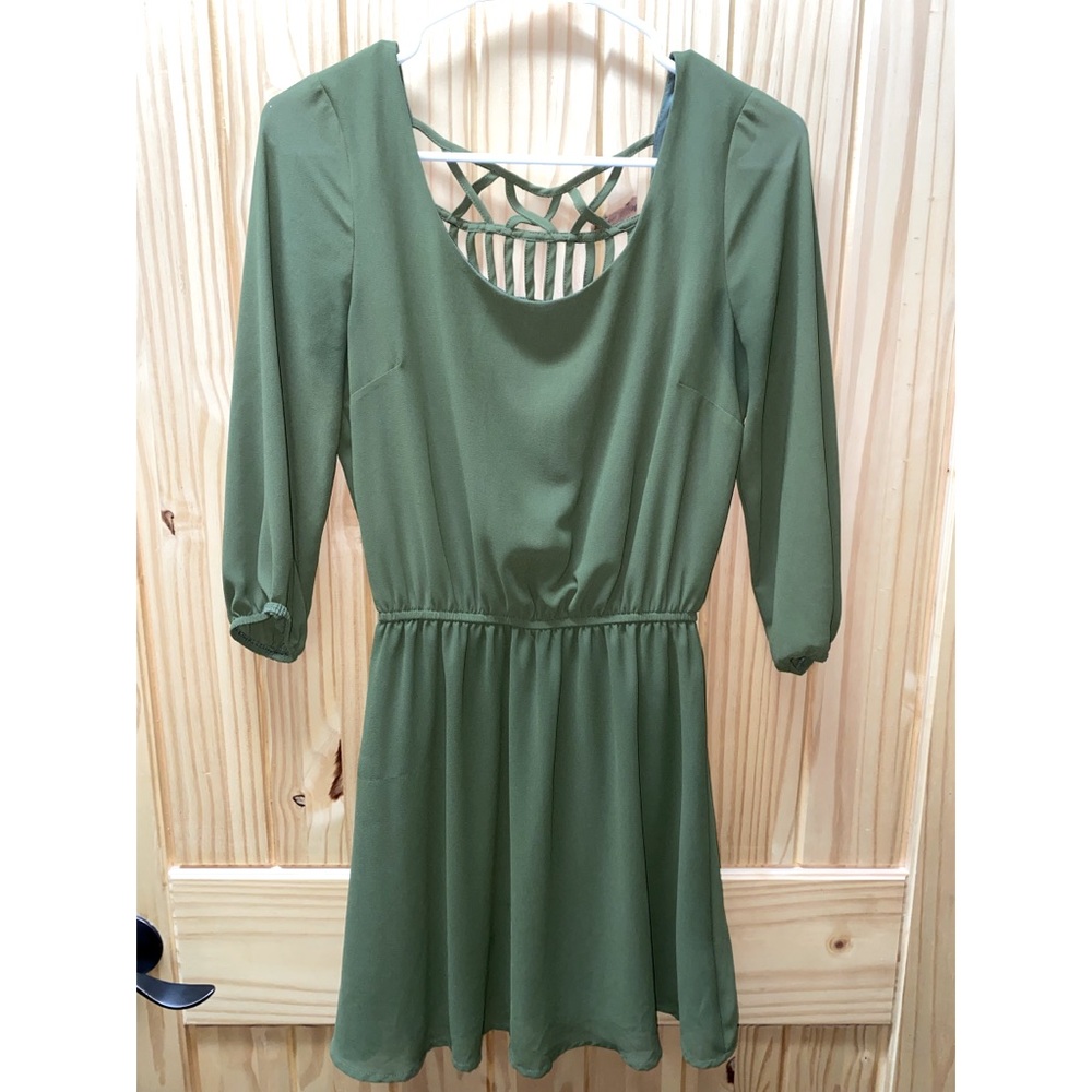 Quarter Sleeve Mid Length Dress